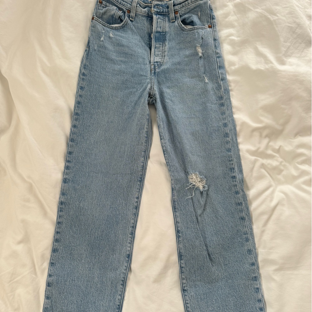 Levi’s Ribgace Straight Ankle distressed Jean size 25